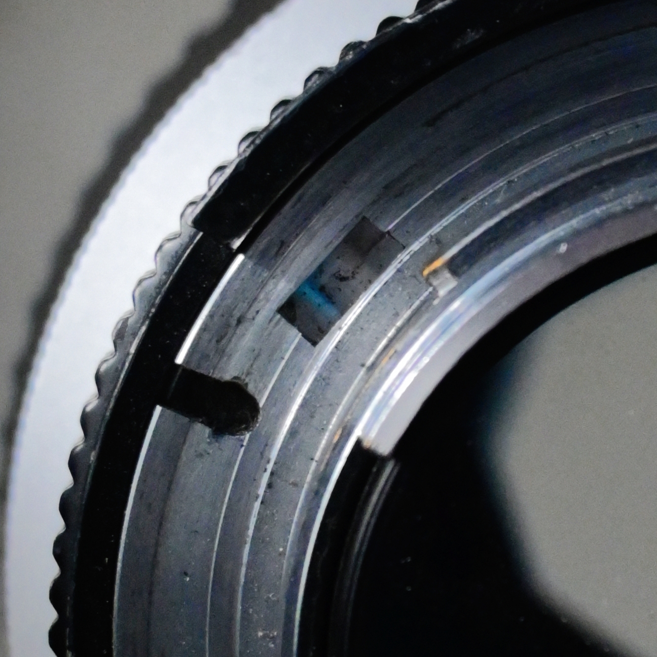 AI-S-Lens </BR>Has rectangular notch </BR>Above locking slot